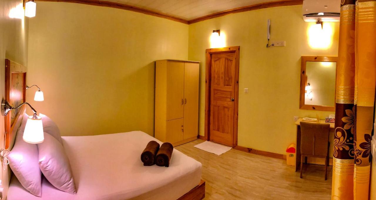 Royal Reef Stay Mathiveri Exterior foto